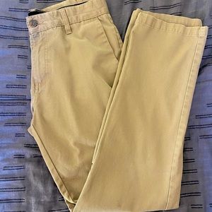 Men’s Volcom pants.